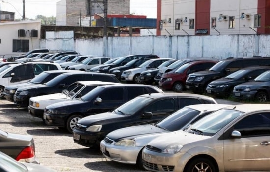 Leilão de carros online. Veículos conservados do Detran