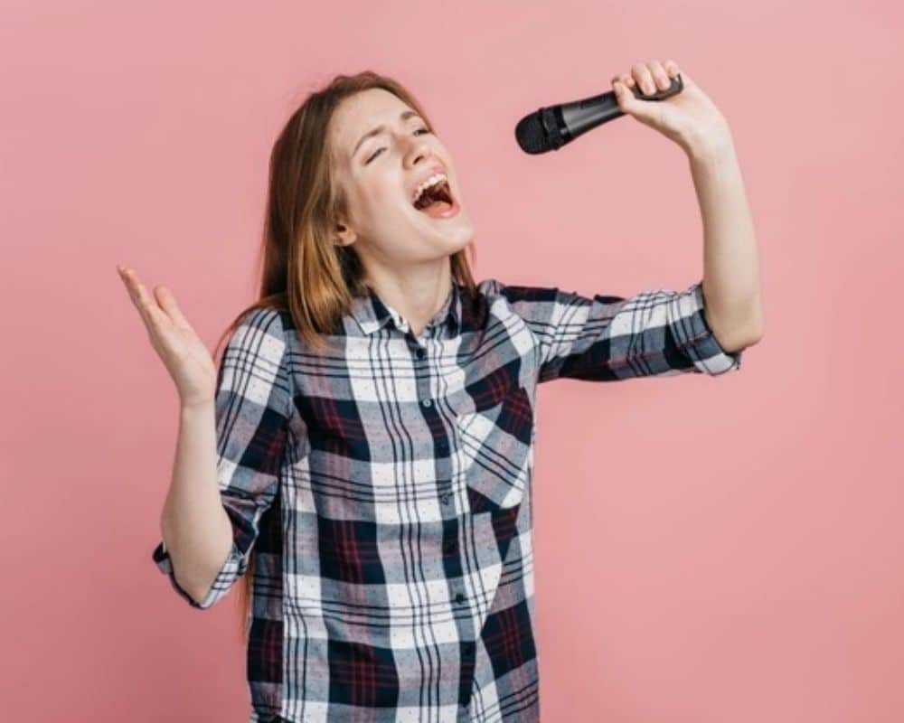 Aplicativo que faz a foto mexer e cantar – Conheça o Wombo